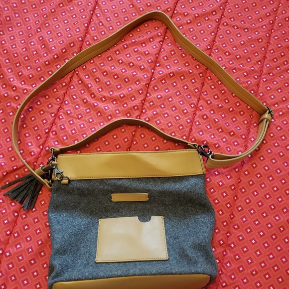Sherpani Grey felt and leather like cross body bag - Picture 7 of 10